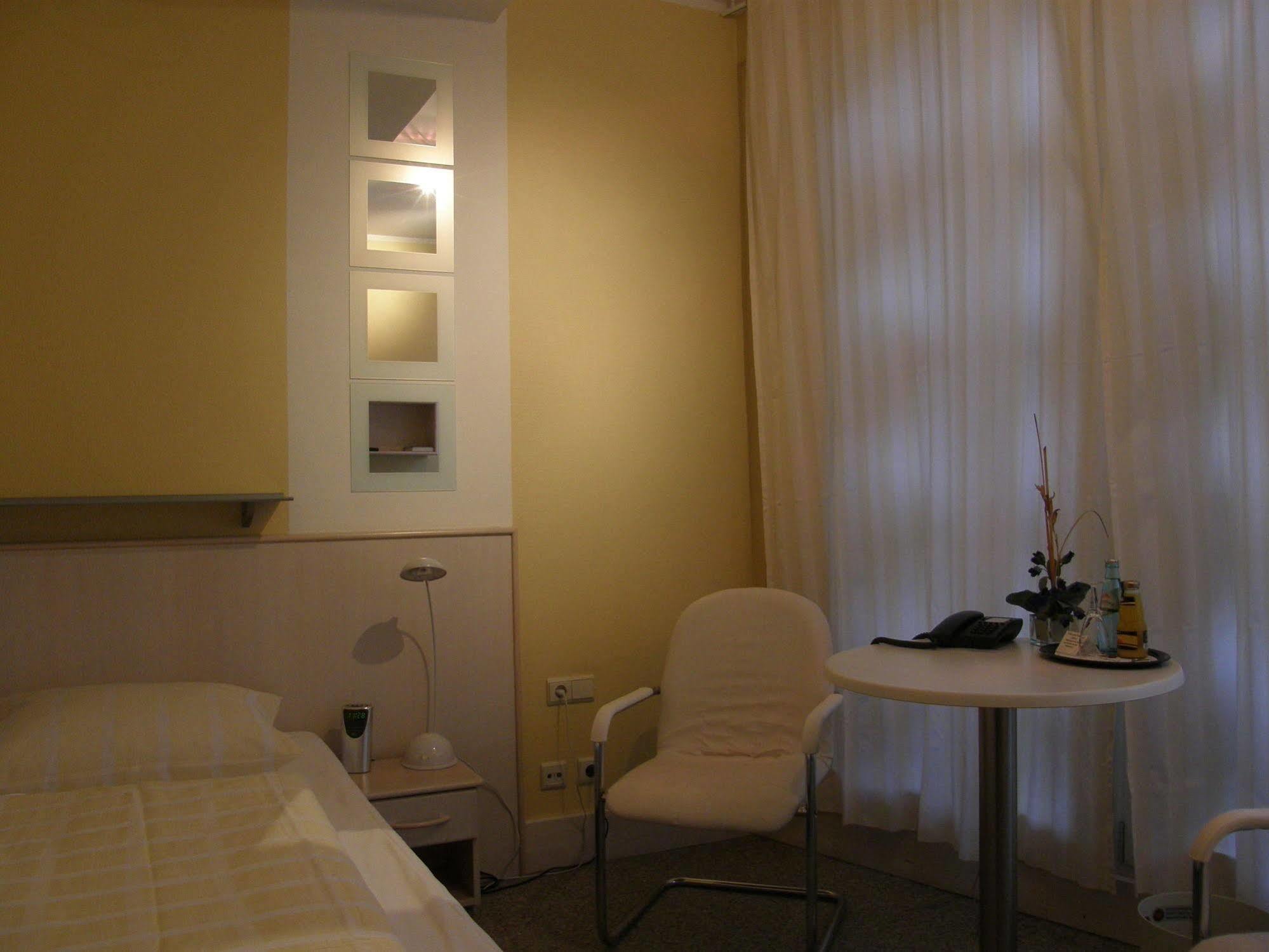 Jugendgaestehaus St.-Michaels-Heim Berlino Esterno foto