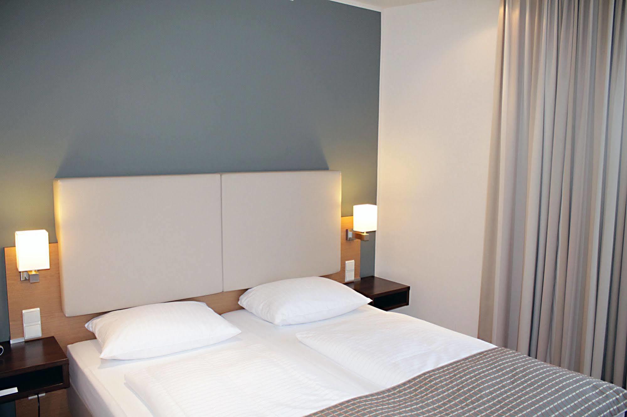 Jugendgaestehaus St.-Michaels-Heim Berlino Esterno foto
